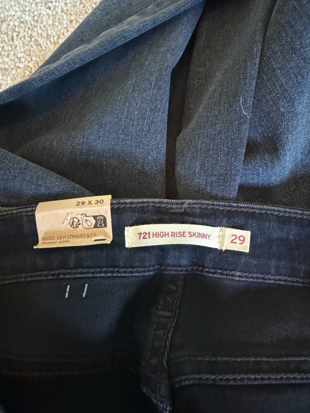 Levi’s Women’s 721 High-Rise Stretch Skinny Jeans (Inseam 28”) - Picture 4 of 5